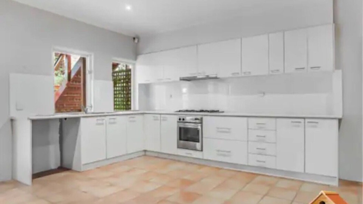 Donvale Villa | A tranquil break amidst lush greenery and birds