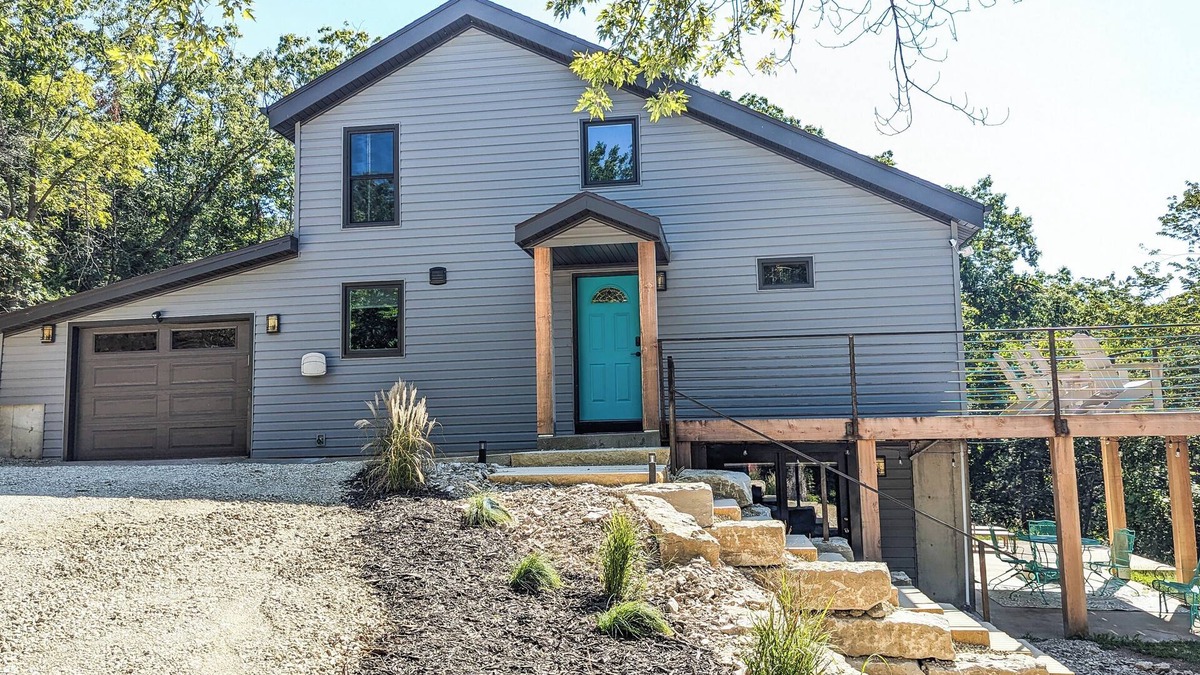 Manhattan House | A Tranquil hideaway near Tuttle Creek Laken