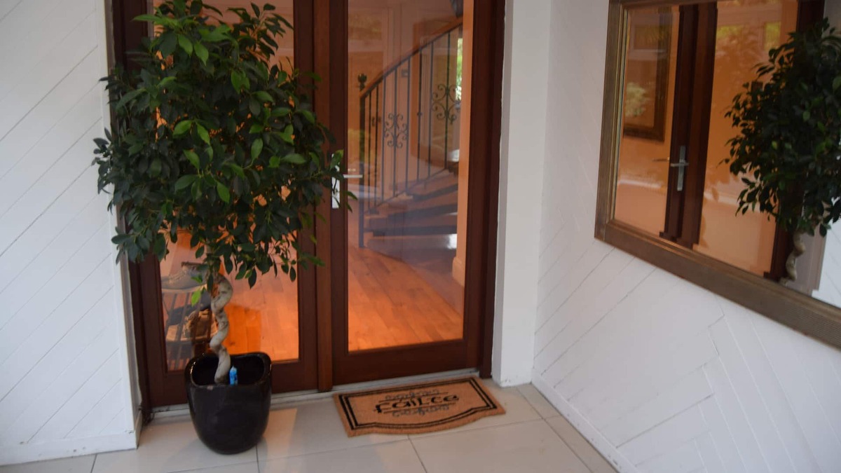 Douglas House | A Tranquil Place to Stay in Cork!!