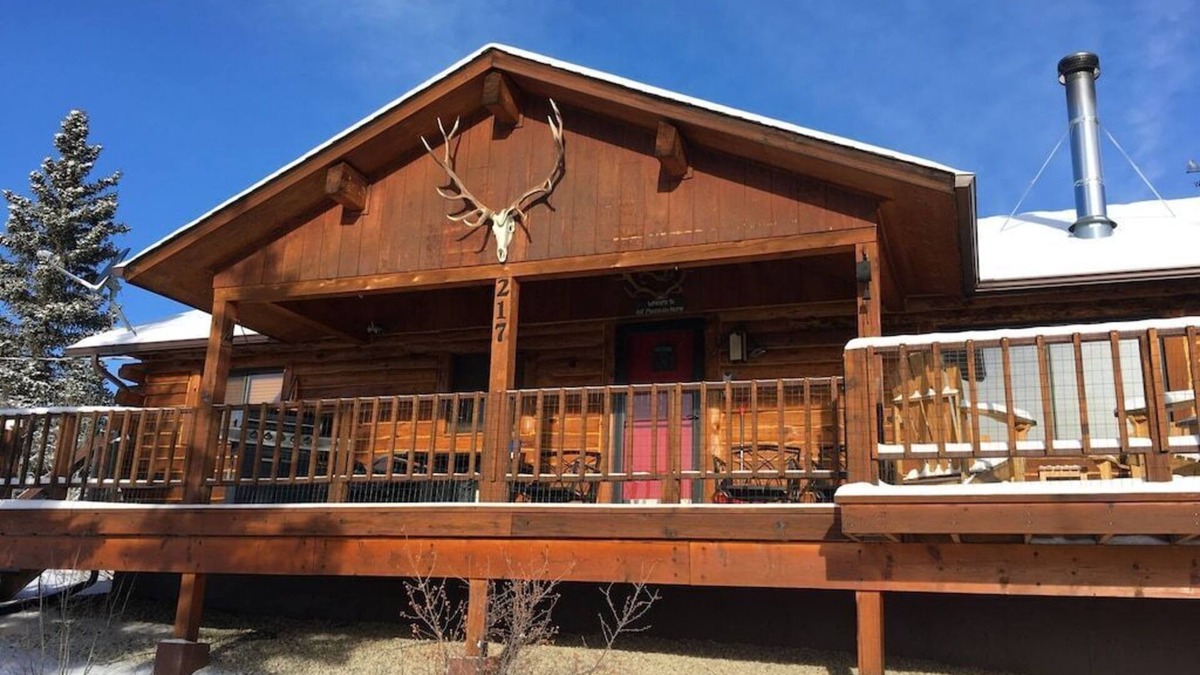 Stagetop Cabin | A True Log Cabin in The Woods with Mountain Views in Indian Mountain