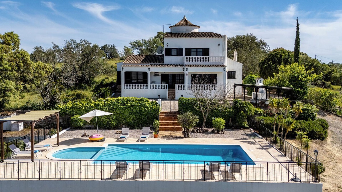 Sao Clemente Villa | A truly picturesque villa with unmatched views of the Algarve countryside
