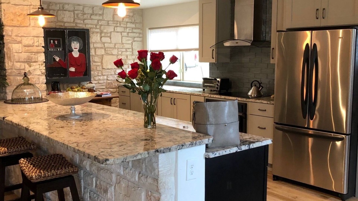 Comfort House | A Tx Hill Country haven, pool, yard in the midst of Boerne & Comfort town.