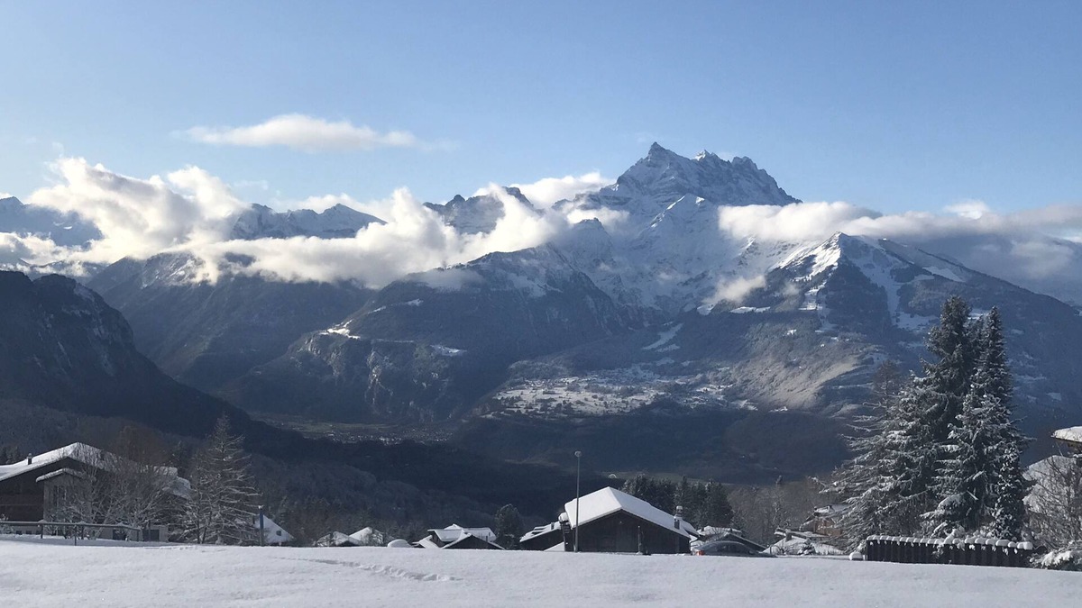 Villars-sur-Ollon House | A typical luxury chalet in the Swiss Alps