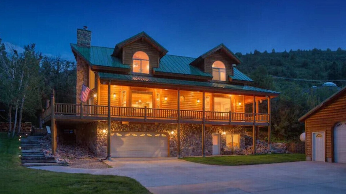 Samak House | A Uinta’s Hot Spot For Your Family
