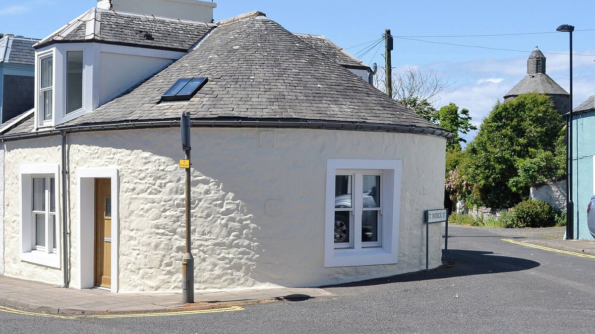 Portpatrick Cottage | A unique cottage in a fabulous seaside village.