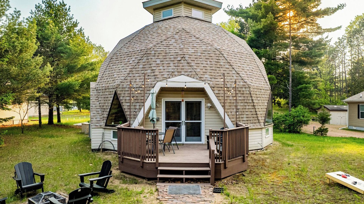 Nekoosa House | A unique lakefront getaway on Lake Camelot near Sand Valley Resort