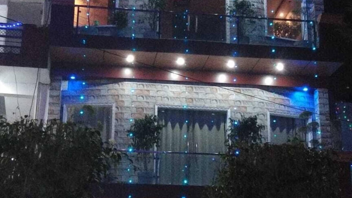 Basai House | A very beautiful home stay on the nice location and very near to the Taj Mahal.