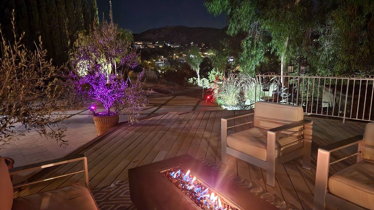 West Hills House | A view house