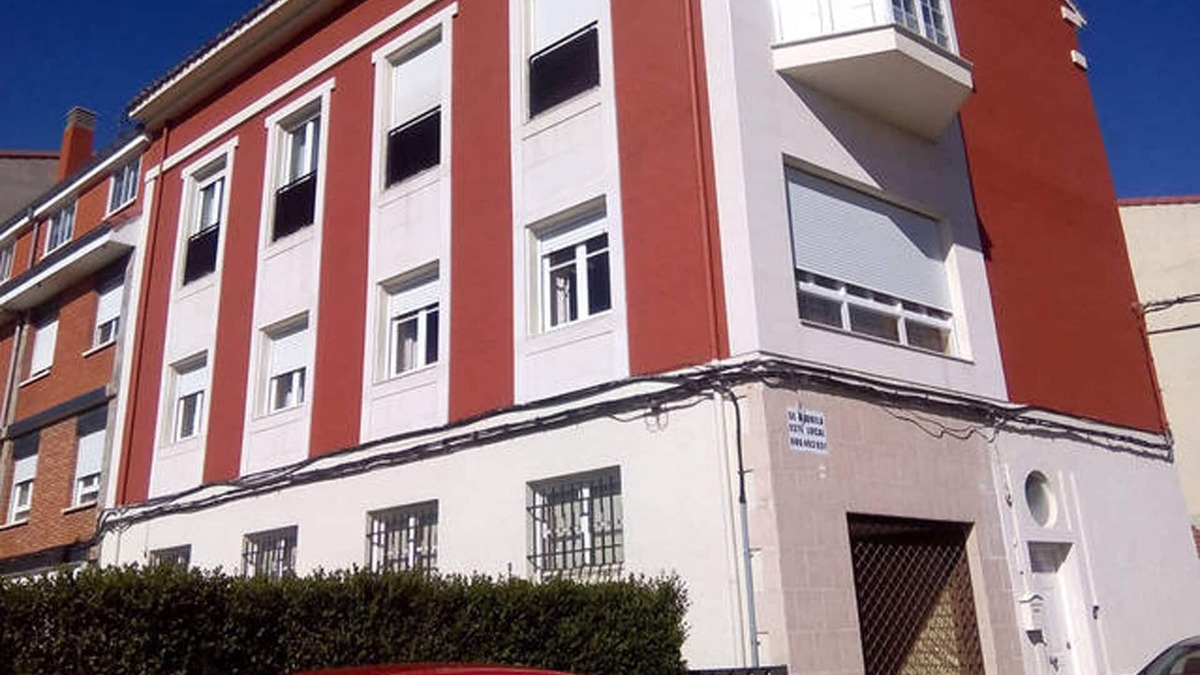 Villaquilambre House | A Walk to the Cathedral of Leon in Just 20 Minutes