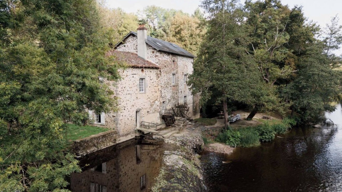 Bussiere-Poitevine House | A water mill on the banks of the Gartempe, for peace, relaxation and reunion!