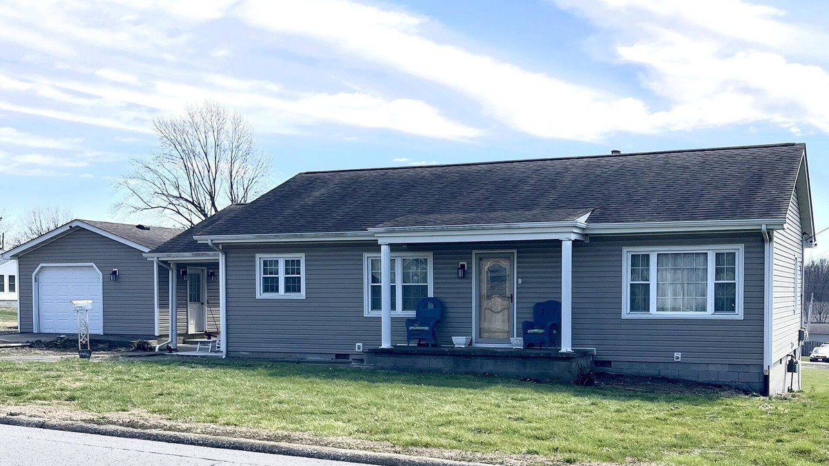Harrisburg House | A Wonderful 3 Bedroom House Close to the Shawnee National Forest !