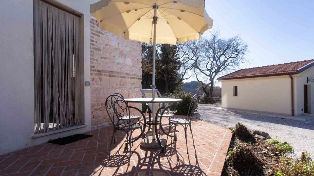 Ancona Apartment | A04 - Massignano, two room apartment in the countryside 2