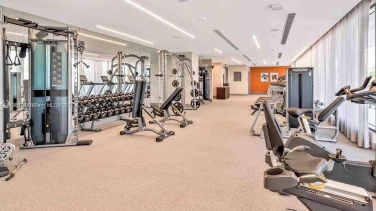 Doral Apartment | A1606B Cozy Lil' place in Downtown Doral
