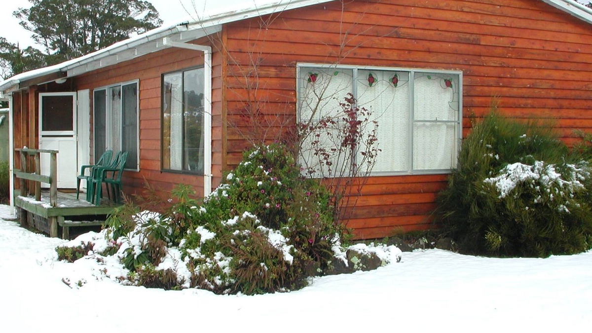 Promised Land Cottage | AAA Granary Accomm -Rose 4 bedroom Cottage