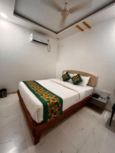 Tathawade Hotel | Aaditya Inn Rooms & Banquet hall