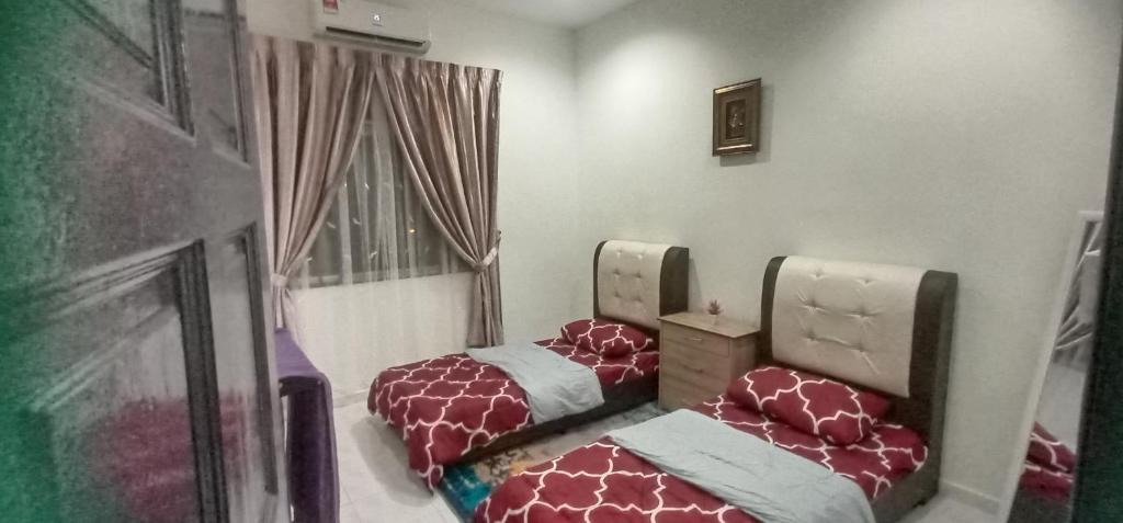 Batu Pahat House | Aaira Sophea Islamic Homestay