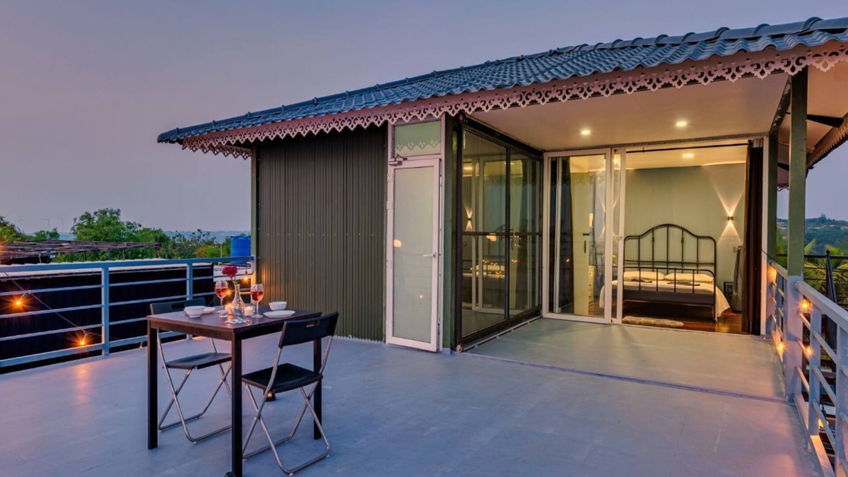 Kunkeshwar Hotel | Aalayah Stays