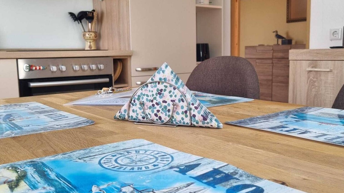 Dorum Apartment | Ab "anne Küste"! Fewo in 1. Etage Eines Zweifamilienhauses, Zentral Gelegen