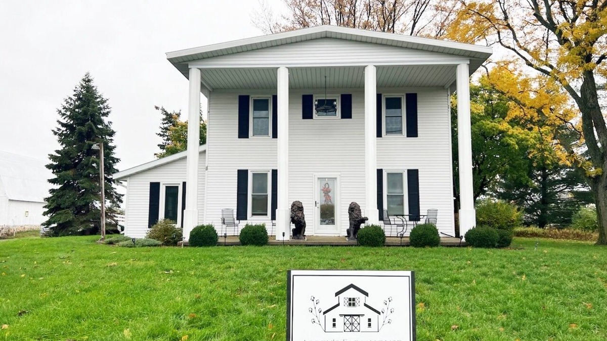 Baraboo House | Abbey's Farm House 15 minutes from Dells
