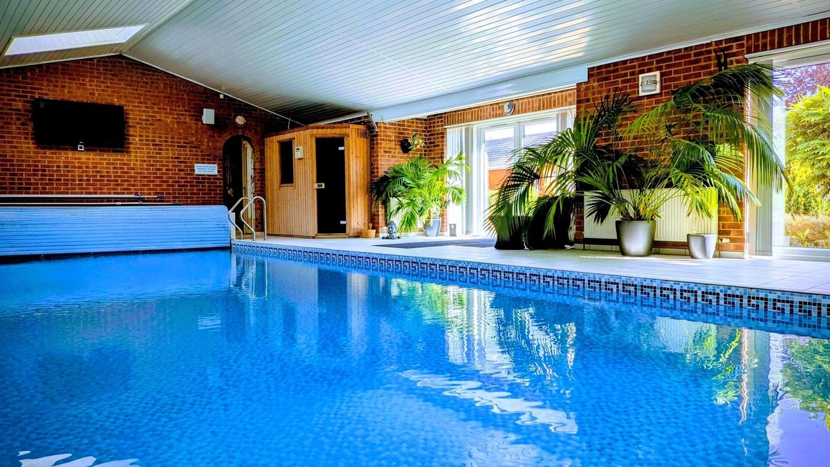Goxhill Villa | Aberfall Villa Pool Hot Tub Saunas Gym Cinema Gdns