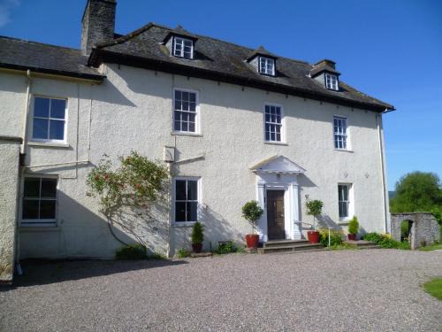 Glasbury Bed & Breakfast | Aberllynfi Riverside Guest House