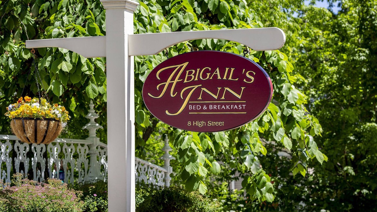 Camden Bed & Breakfast | Abigail's Inn