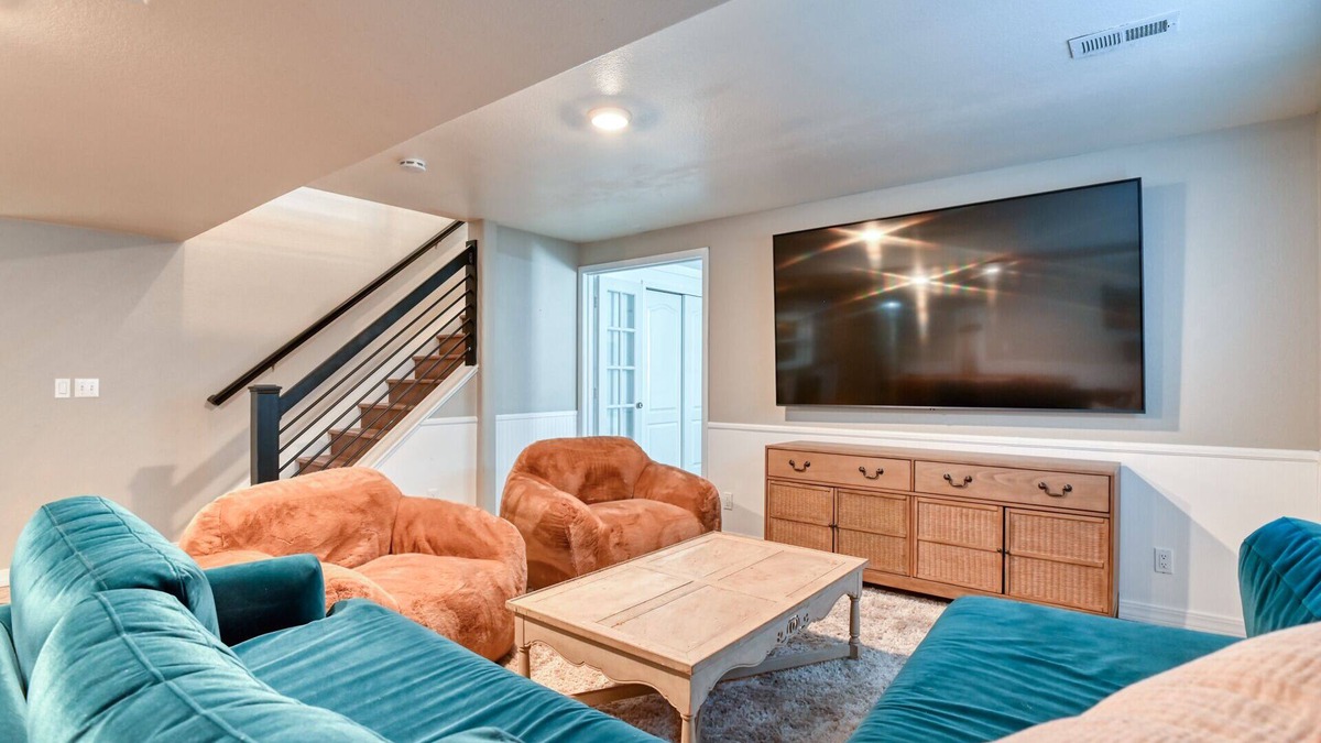 Gleneagle House | Abode, family friendly, close to Air Force Academy