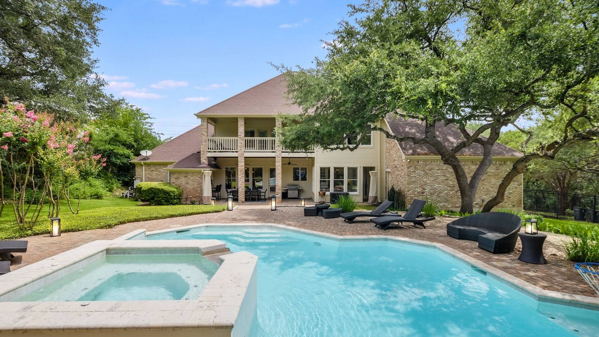 Austin House | Above Austin Country Club I Pool&Spa I Game Room I Luxury Services