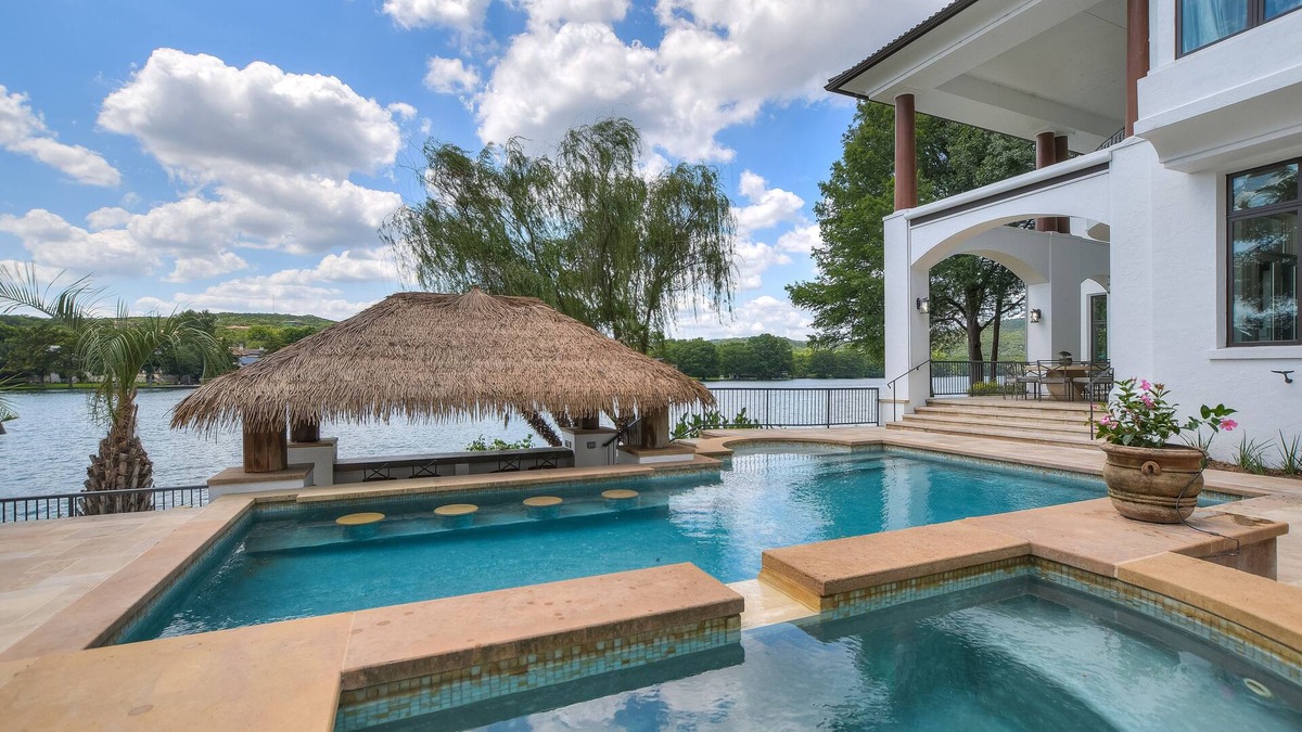 Austin House | Above Casa Paradiso I Waterfront I Lake Austin I Pool&Spa I Game Room