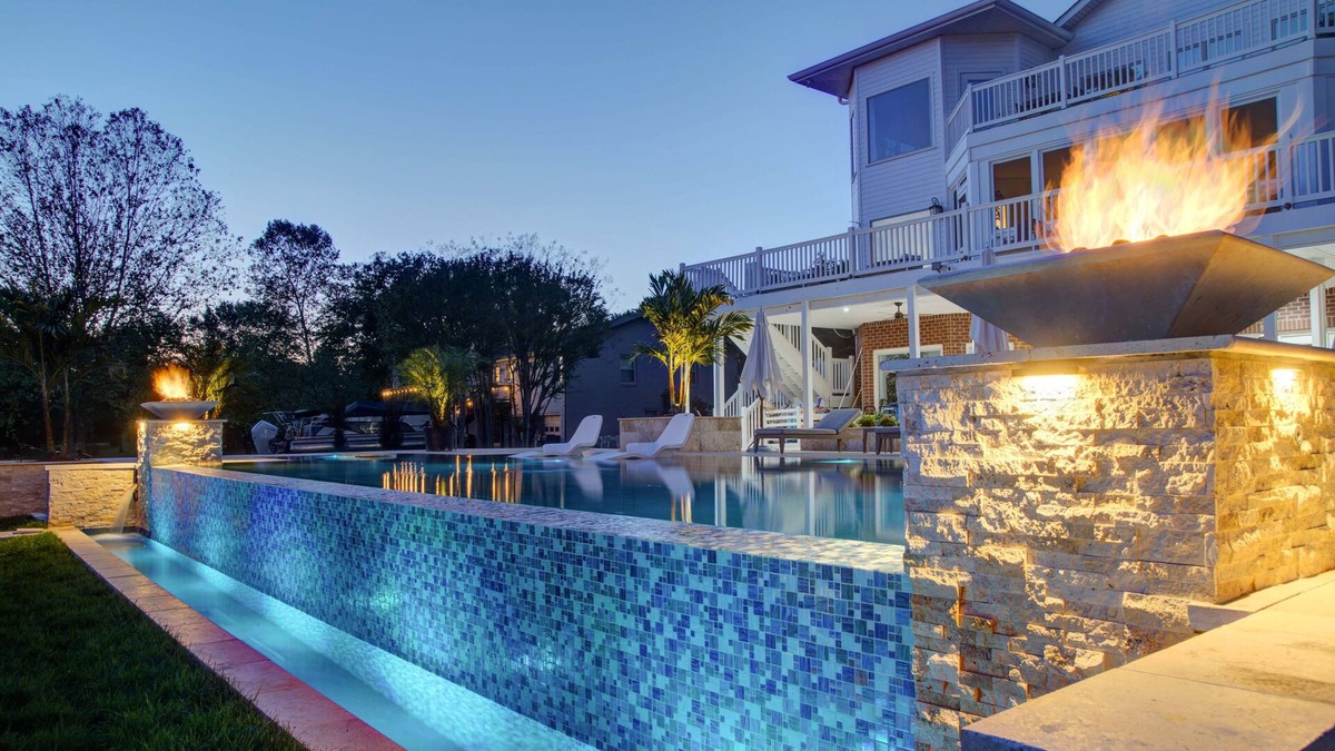 Gallatin House | Above Nashville Lakeside Oasis I Lakefront | Pool&Spa | Game Room I Services