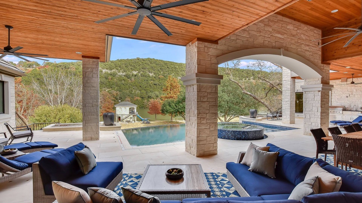 Austin House | Above Ridgeview I Lakefront | Pool & Spa l Party Dock | Game Room IFamily Fun