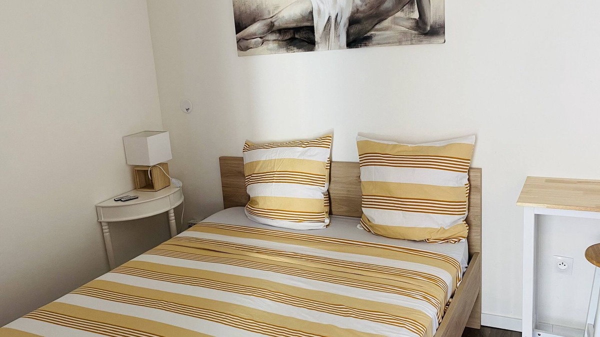 Castres Bed & Breakfast | Abrilove Petit Studio de 15 m², Coin Cuisine, Salle de Bain