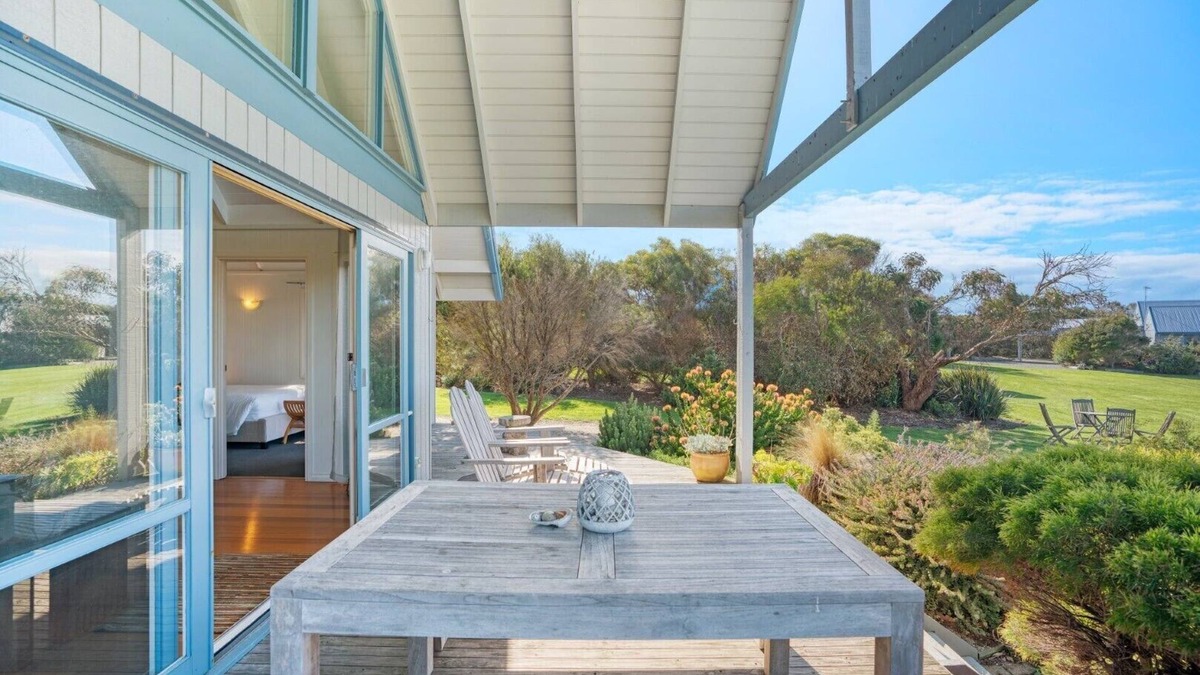 Tarwin Lower Cottage | Absolute Beach FrontagenSelf Contained CottagenFully equipped for your holiday