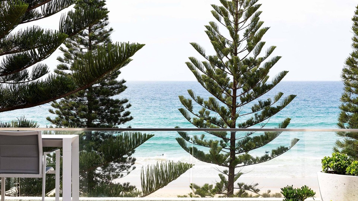Manly Apartment | Absolute beachfront luxury Manly apartment with views