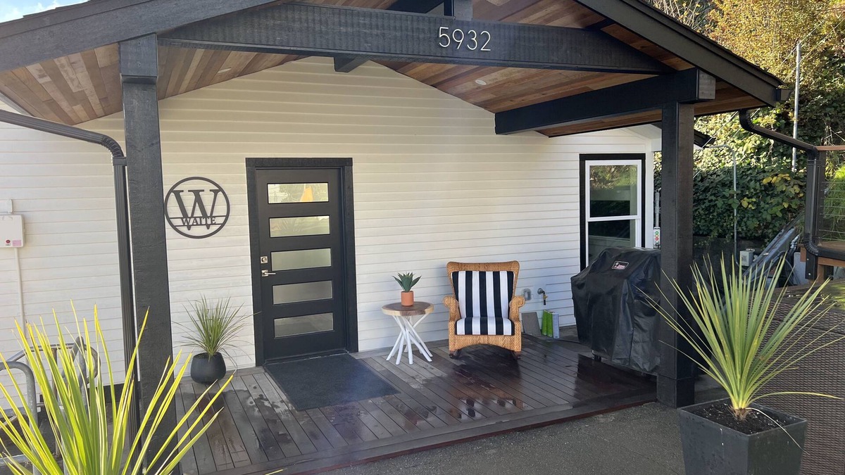 Olympia House | Absolute Beachfront, NEW and IMPROVED.