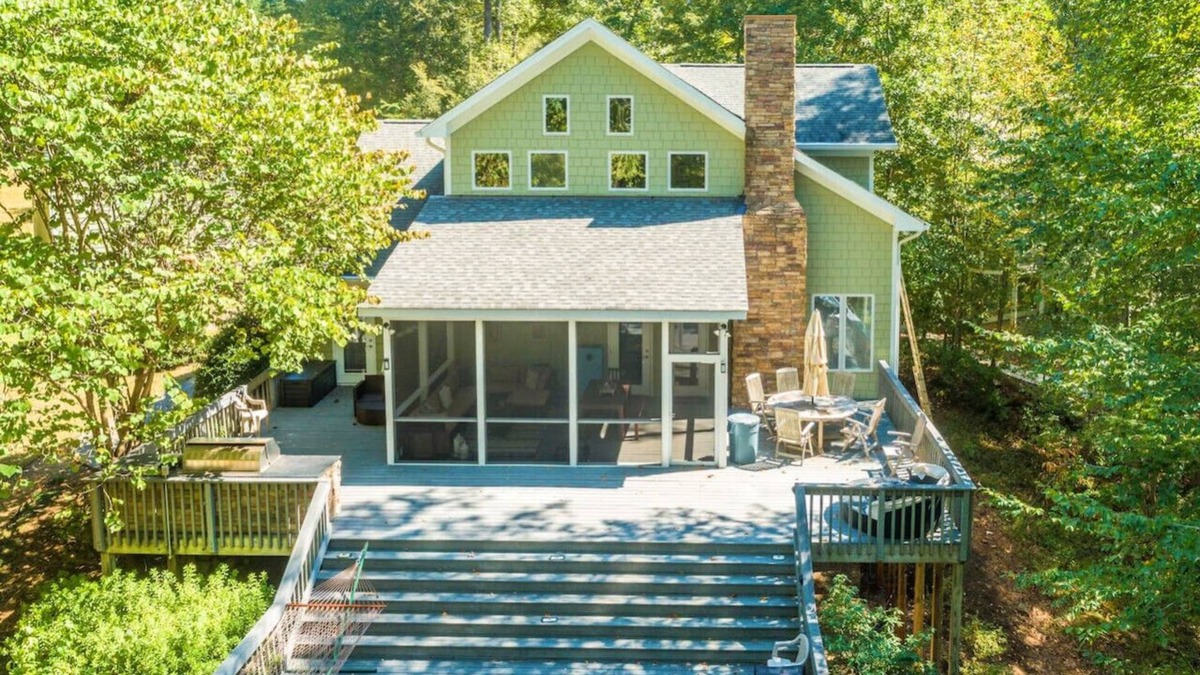 Macon Apartment | Absolute Dream, Prime Location: Pool Table & Sauna