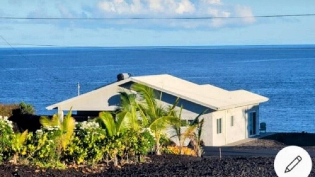 Captain Cook House | Absolute Ocean Front Home at Sea Level Hale Hokulani "House of the Heavenly Star