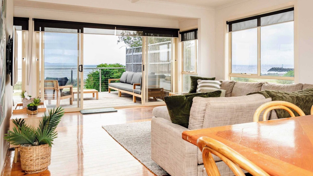 Portarlington House | Absolute Waterfront Escape, Deck & Games Room