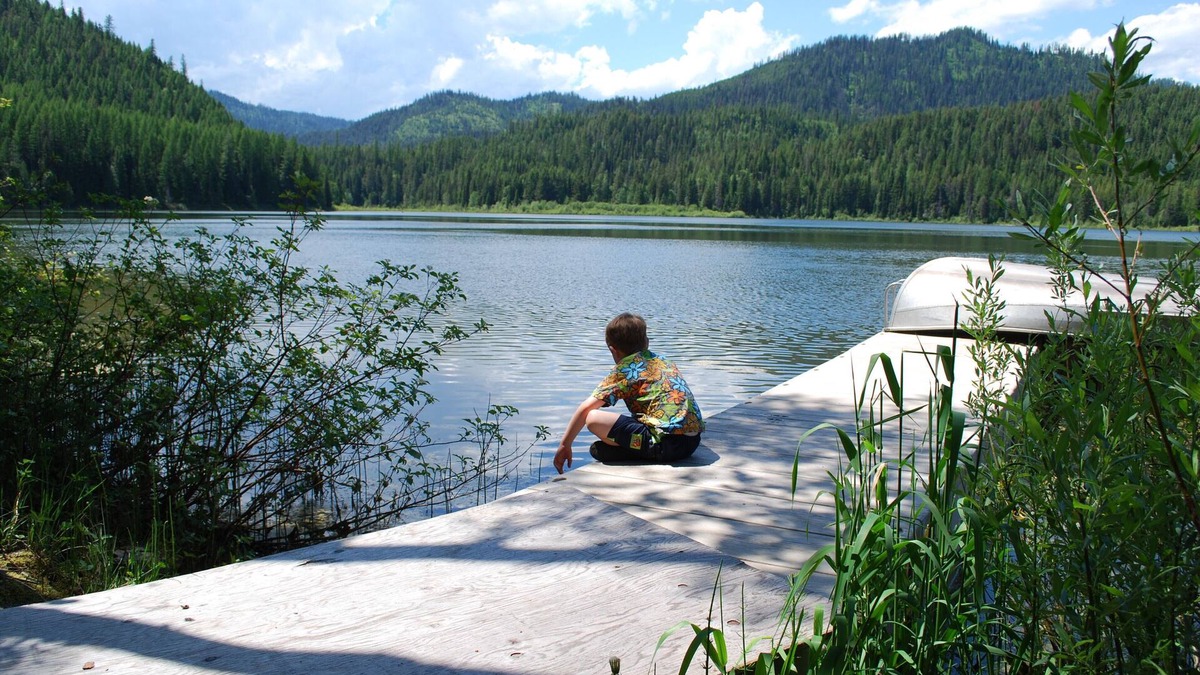 Columbia Falls Cabin | Absolutely Fantastic Lake Front Cabin Near West Glacier National Park