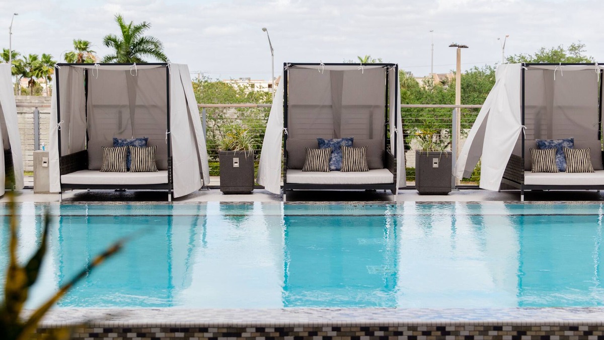 Ludlam Hotel | AC Hotel by Marriott Miami Dadeland