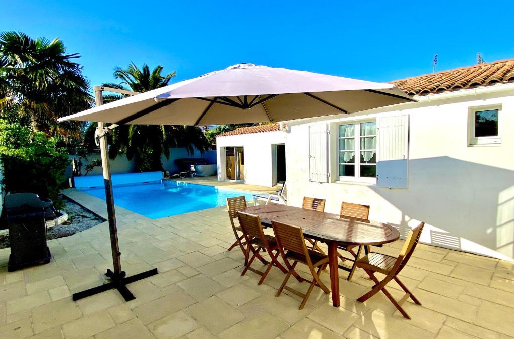 Rivedoux-Plage House | Acacias belle maison avec Piscine chauffée, Spa et Sauna