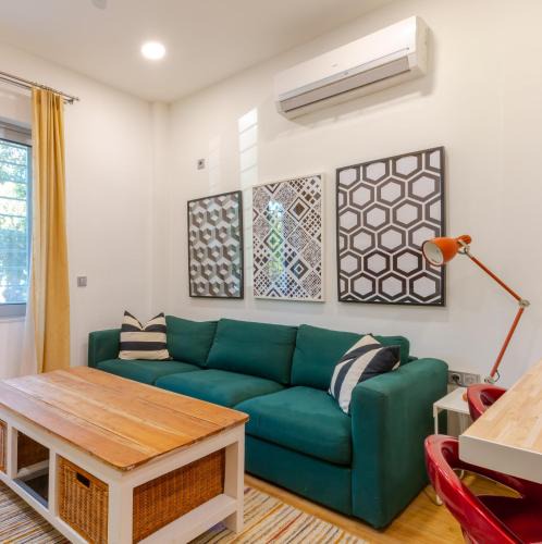 Kolokinthou Apartment | Academia apartments by the park