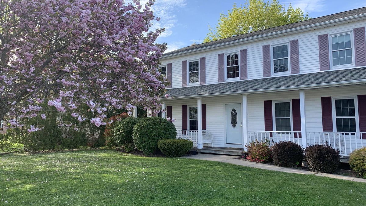 Eastward Look House | Academic Rental Sept-May