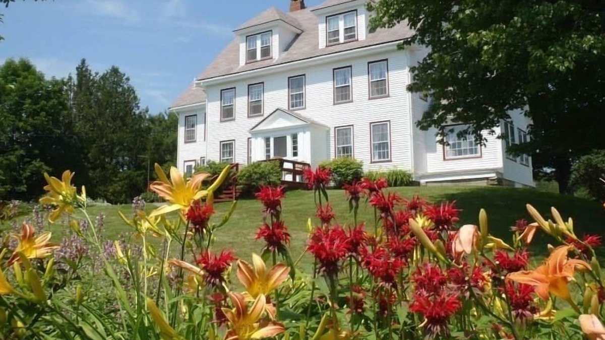 Prospect Harbor Bed & Breakfast | Acadia Oceanside Meadows Inn