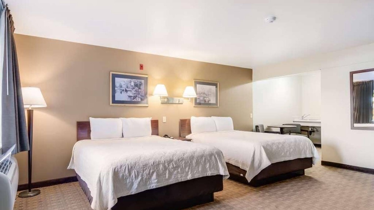 Aberdeen House | Accessible and Pet-friendly Unit with Free Breakfast and Free Parking!