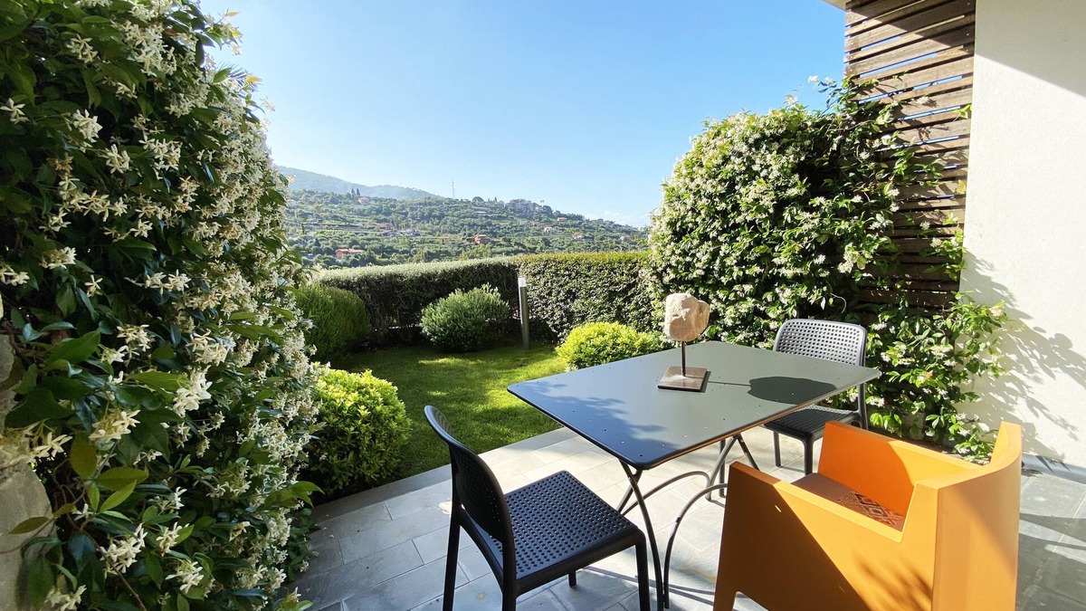 Vallebona Apartment | Accogliente appartamento con giardino in posizione tranquilla
