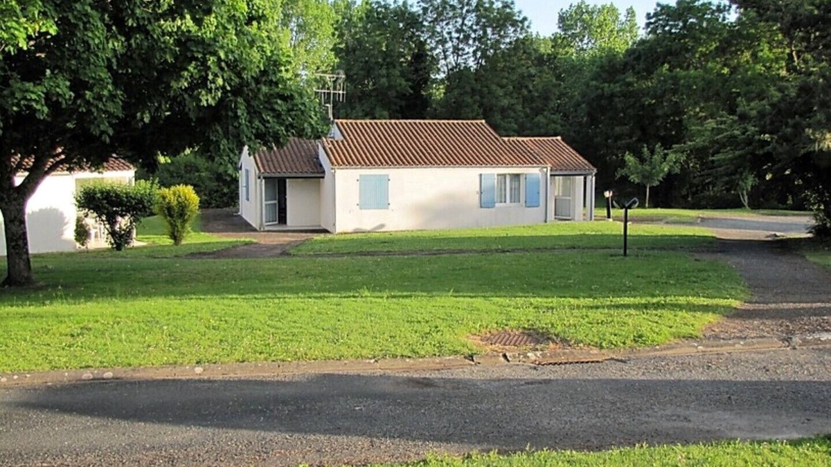 Tonnay-Boutonne House | Accommodation 2 PMR 4/5 People