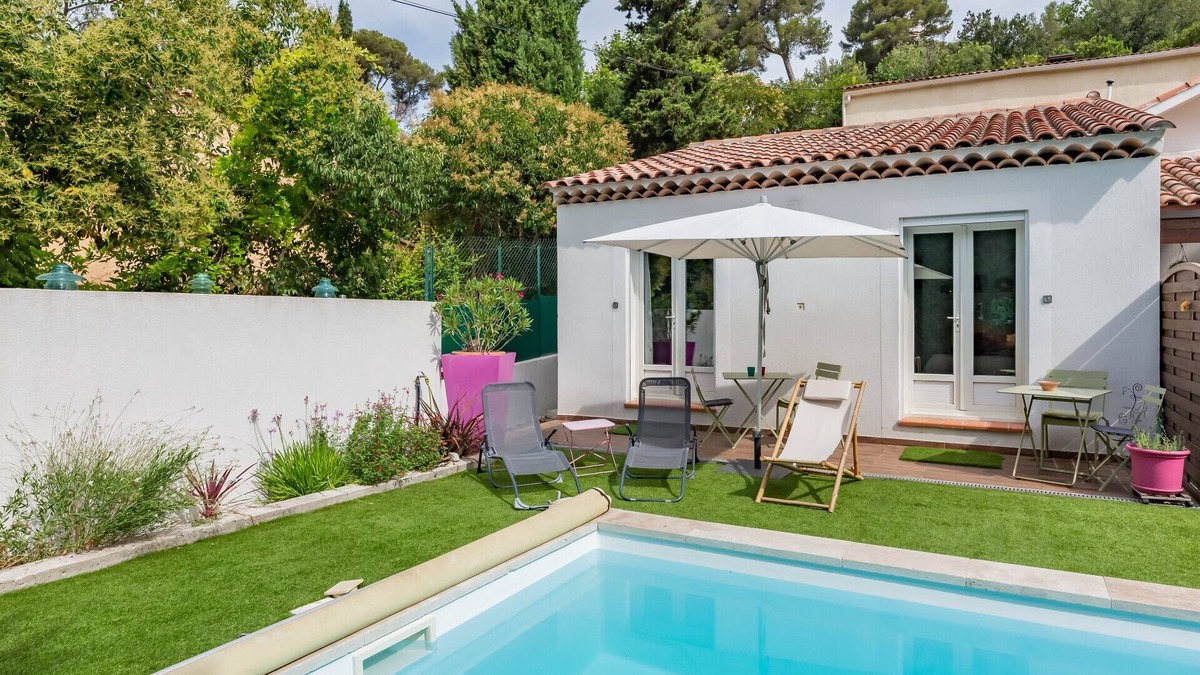 Le Redon House | Accommodation in Villa Piscine Calanques Vélodrome