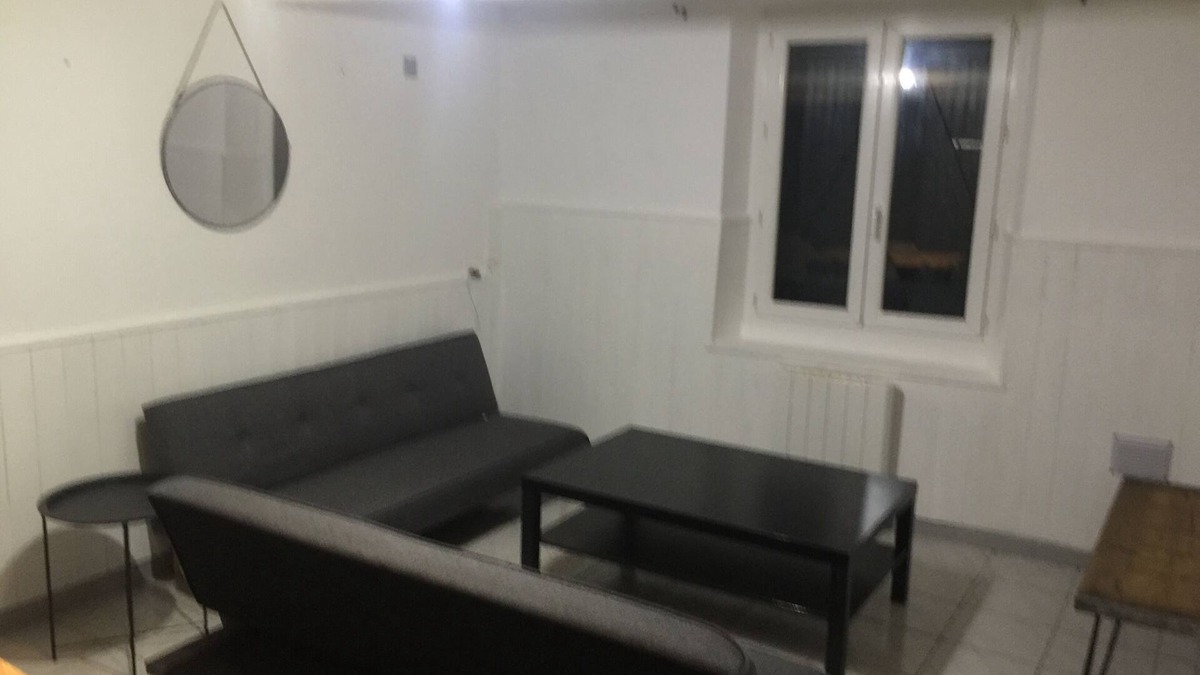 Vedene Apartment | Accommodation on PATIO, ground floor, WIFI, Vedene