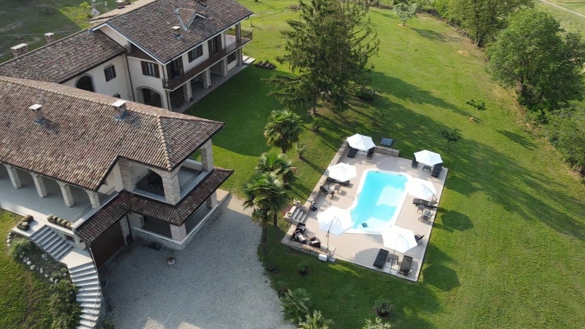 Canelli Apartment | Accommodation 'The Granary' in a renovated late 19th century country house